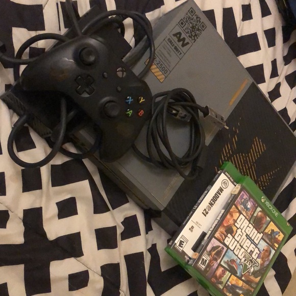 Call of Duty Mod Xbox One X Console - Picture 2 of 4